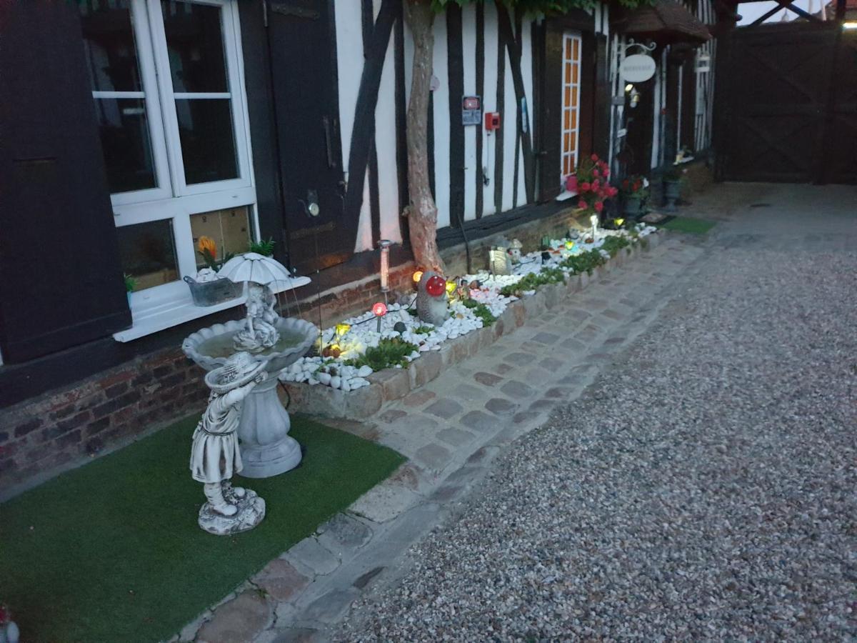 Le Mouton Gras Hotel Aumale Екстериор снимка